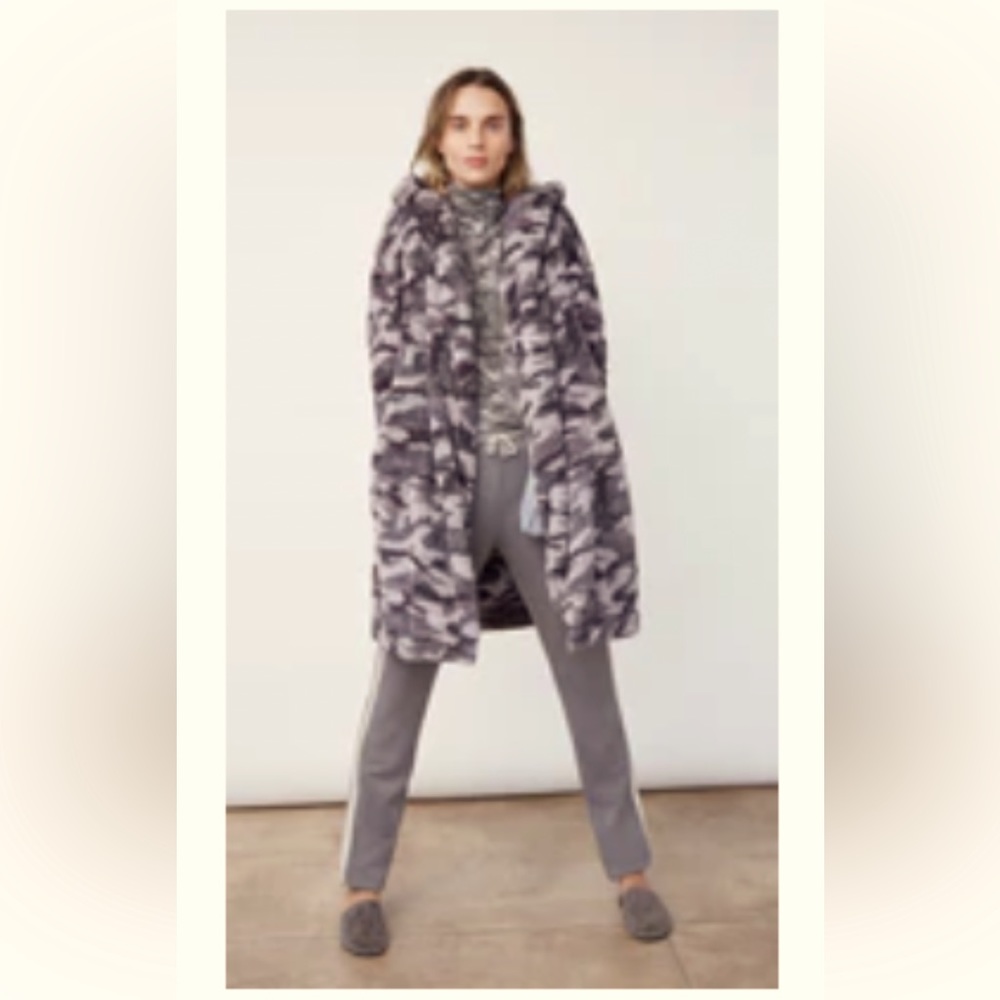 b NEW YORK Plush Hoodie Cardigan